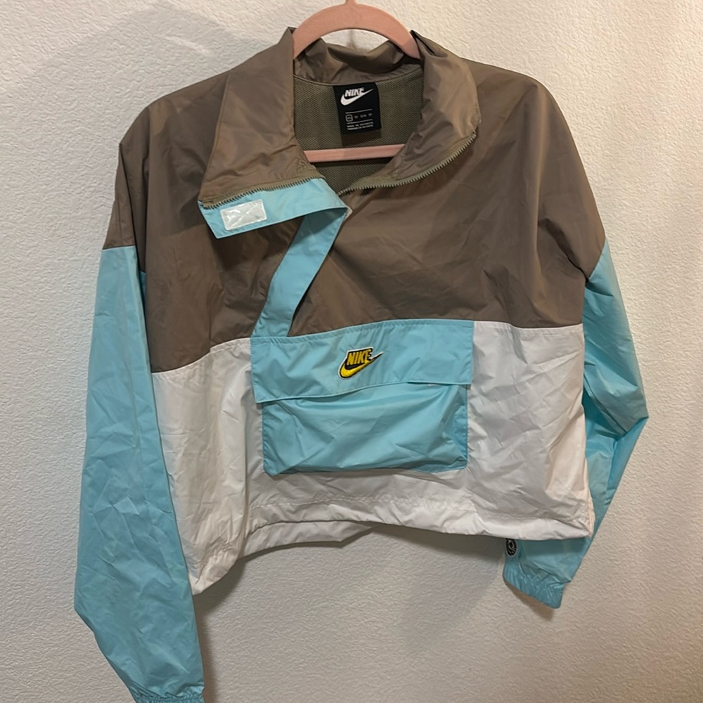 Nike wind breaker